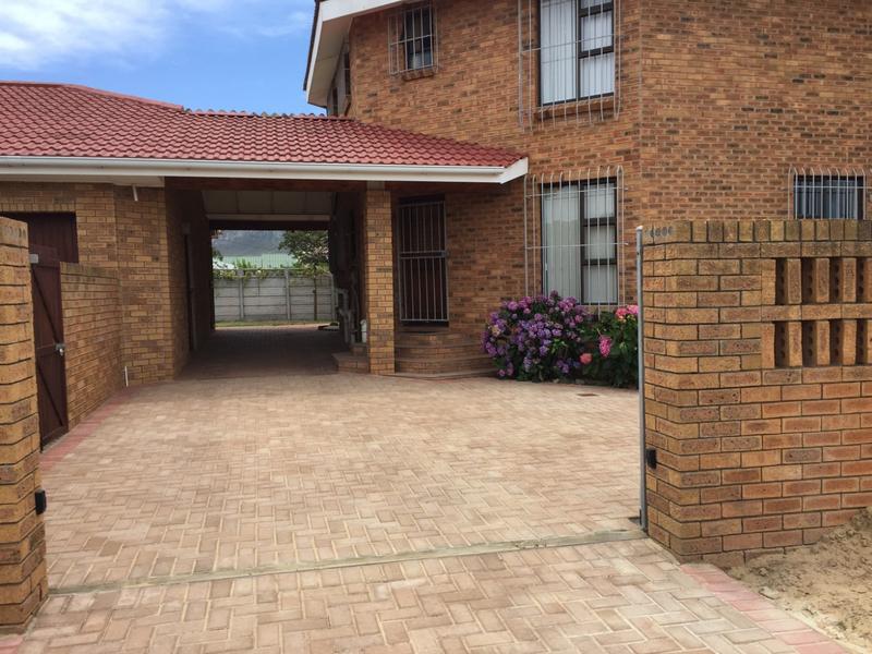 5 Bedroom Property for Sale in Sandbaai Western Cape